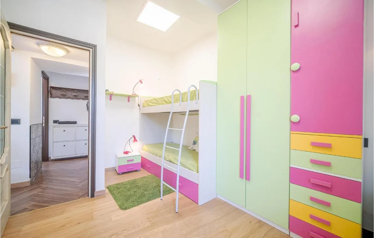 2 Bedroom Cozy Home In קמוגלי איטליה