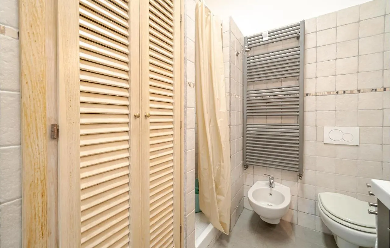 2 Bedroom Cozy Home In קמוגלי איטליה